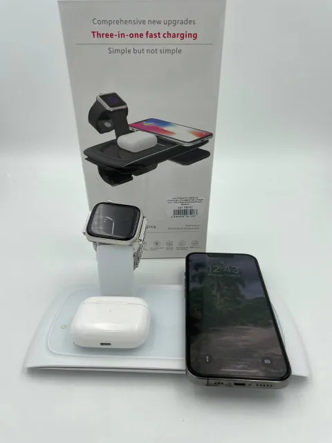 Беспроводное зарядное устройство-площадка Fast Charger 3 в 1, N33 (iWatch/AirPods/iPhone) БЕЛЫЙ, арт. 08243